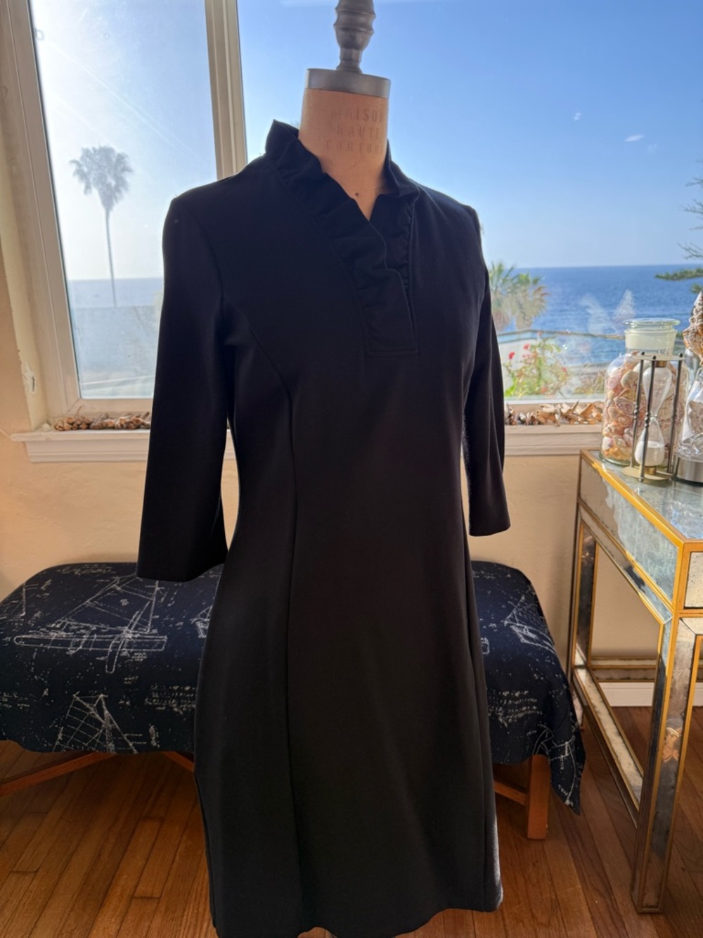 J. Mclaughin Terin Women's Black Ruffle-Neck 3/4-length sleeve Dress. Size M